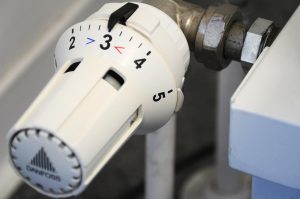Jak wykorzystać przestrzeń pod schodami do praktycznych celów