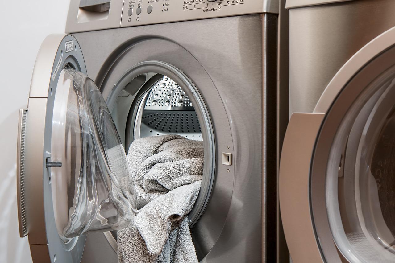 Jak zapobiegać pleśni w pralce?